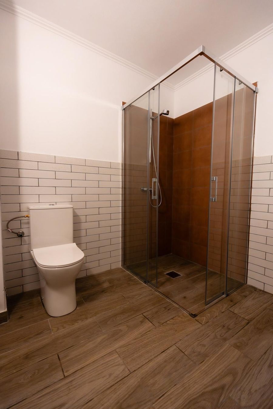 Baie parter cu cabina dus